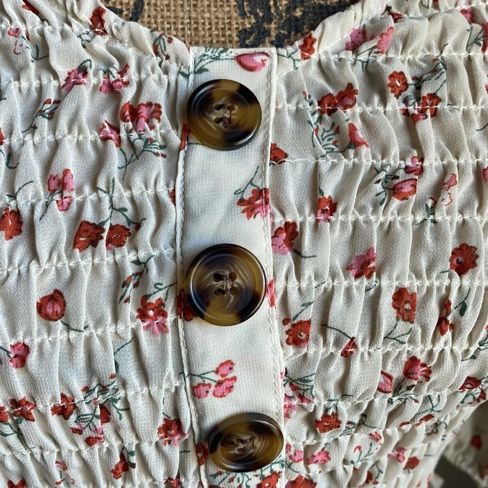 Floral Print Shirred Blouse - Picture 4 of 5